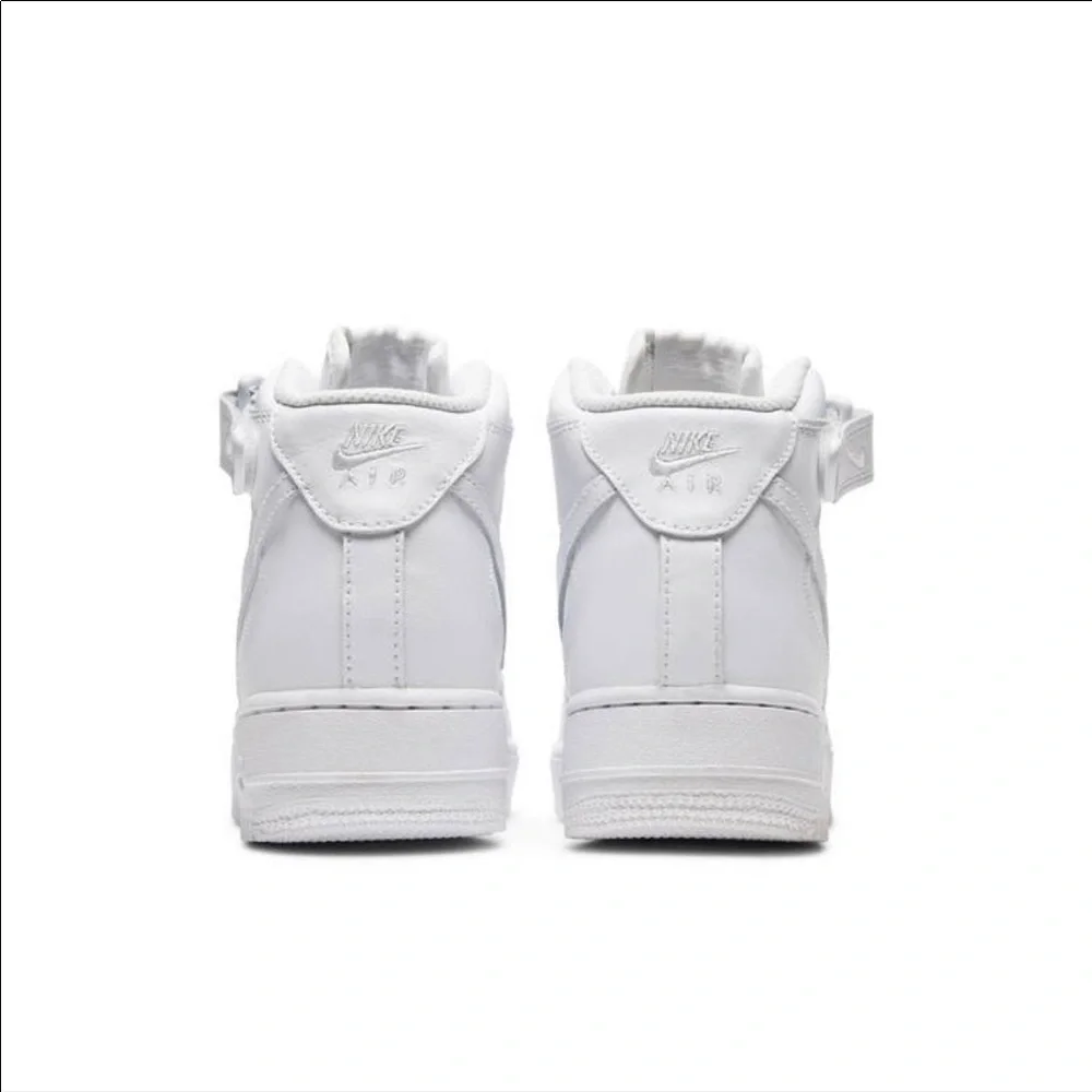 NIKE AIR FORCE 1 '07 MID 'TRIPLE WHITE'
8.5 Women / 7Y Men - Picture 6 of 9